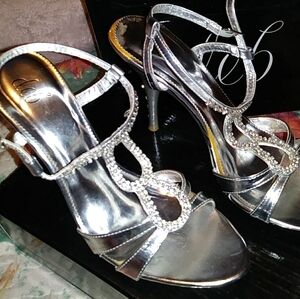Silver pump 5"heel sandal by Deb. Size 8 1/2